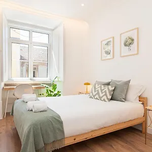 Guestready - Priorado - Yellow Apartment